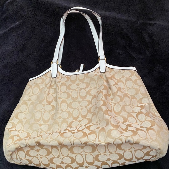 Coach Shoulder Bag - Picture 2 of 3